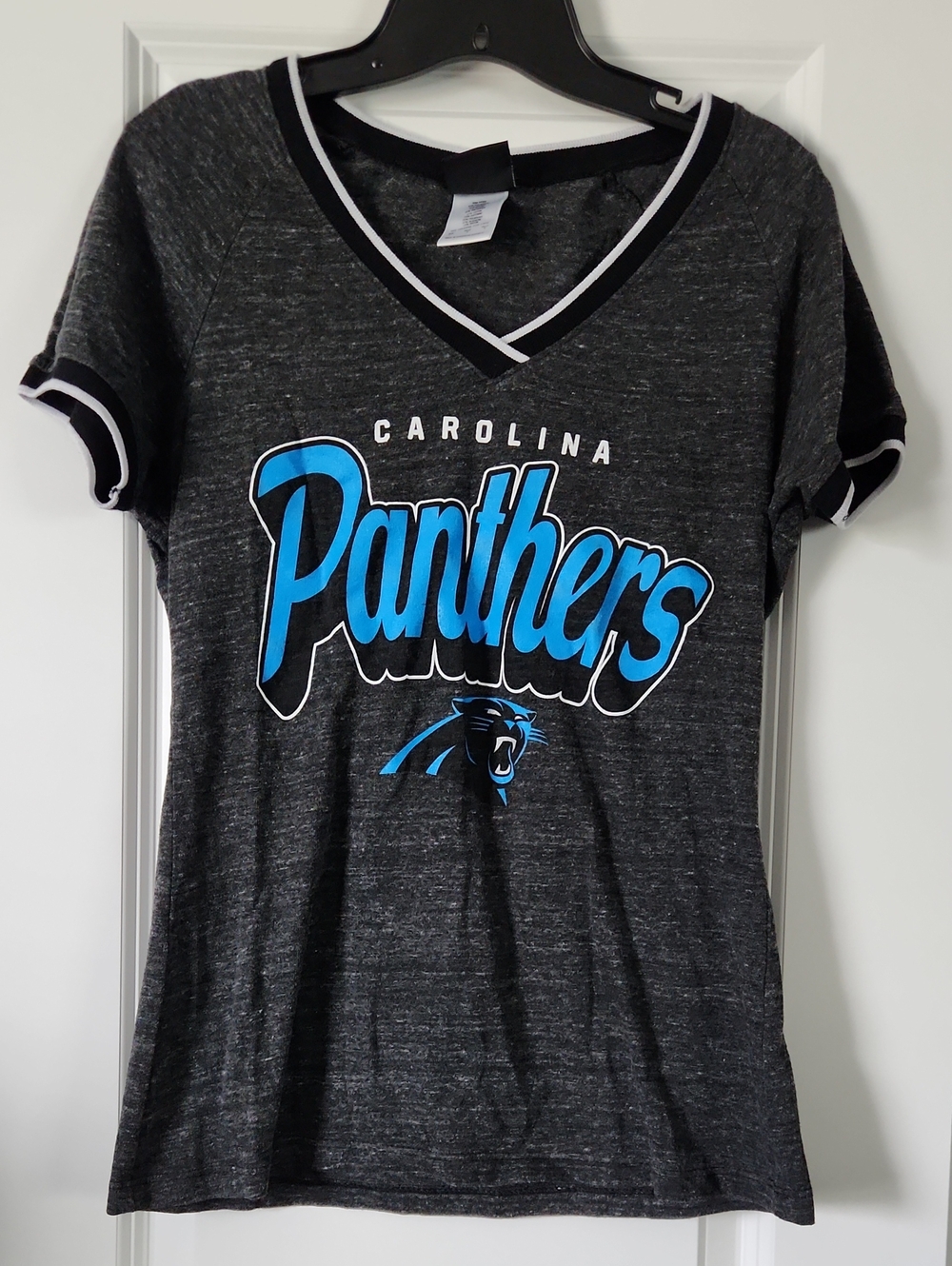 NFL Apparel Carolina Panthers Women’s Large gray t-shirt